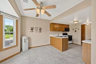1504 Root St, Crest Hill, IL 60403 - Photo 8