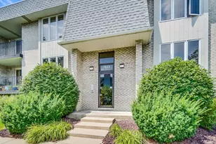 7823 W 157th Pl, Orland Park, IL 60462 - Photo 2