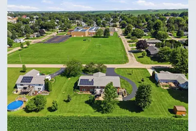 515 E Oregon Street, Polo, IL 61064 - Photo 32