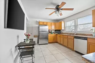 5649 W 87th Pl, Oak Lawn, IL 60453 - Photo 6