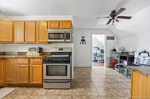 5649 W 87th Pl, Oak Lawn, IL 60453 - Photo 14