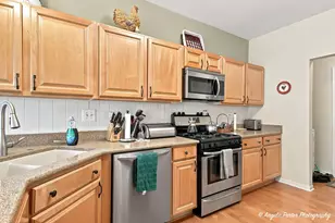 275 Firenze Dr, Cary, IL 60013 - Photo 6