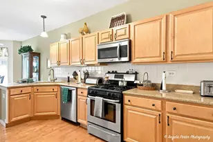 275 Firenze Dr, Cary, IL 60013 - Photo 8