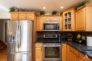 8611 W 75th St, Justice, IL 60458 - Photo 12