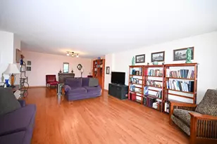 5201 S Cornell Ave, Chicago, IL 60615 - Photo 4