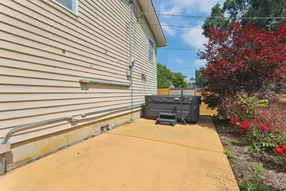 327 Oakwood Drive, Antioch, IL 60002 - Photo 30