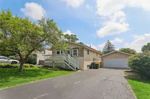 327 Oakwood Dr, Antioch, IL 60002 - Photo 32