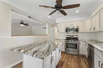 327 Oakwood Drive, Antioch, IL 60002 - Photo 6