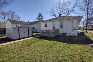 912 Douglas St, Morris, IL 60450 - Photo 16