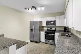 1577 Jill Ct, Glendale Heights, IL 60139 - Photo 4