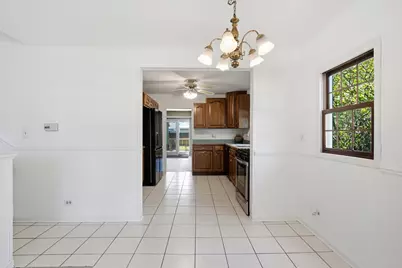 126 S Lodge Lane, Lombard, IL 60148 - Photo 6