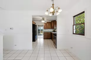 126 S Lodge Ln, Lombard, IL 60148 - Photo 6