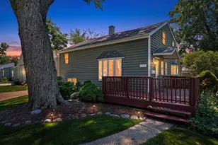 126 S Lodge Ln, Lombard, IL 60148 - Photo 2