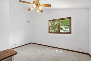 126 S Lodge Ln, Lombard, IL 60148 - Photo 14