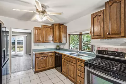 126 S Lodge Lane, Lombard, IL 60148 - Photo 8