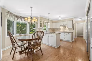 6402 Indian Head Ct, Indian Head Park, IL 60525 - Photo 6