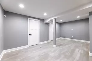 7545 S Rhodes Ave, Chicago, IL 60619 - Photo 14