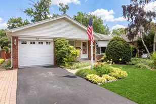 19 N Seminary Ave, Park Ridge, IL 60068 - Photo 2