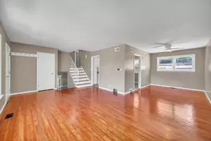 10 N Adams Dr, Addison, IL 60101 - Photo 4