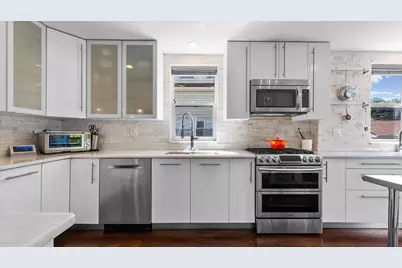 5818 W Byron Street, Chicago, IL 60634 - Photo 2