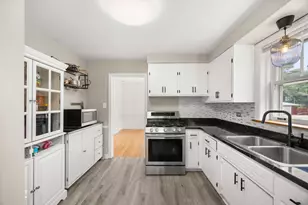 901 Manchester Ave, Westchester, IL 60154 - Photo 10