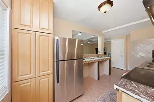 248 W Naperville Rd, Westmont, IL 60559 - Photo 8