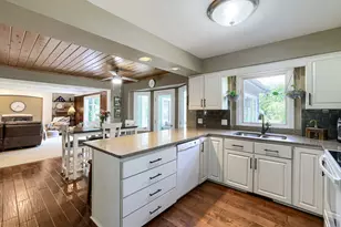 816 Paddock Ln, Libertyville, IL 60048 - Photo 12