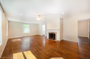 600 Garfield Ave, Lake Bluff, IL 60044 - Photo 2