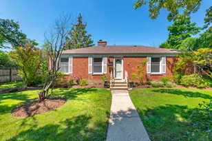 600 Garfield Ave, Lake Bluff, IL 60044 - Photo 1