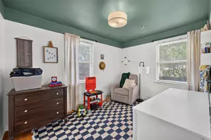 1010 E Evergreen St, Wheaton, IL 60187 - Photo 12