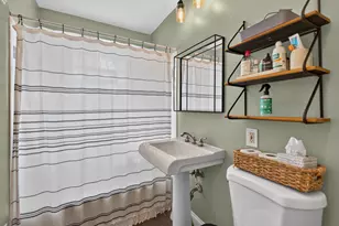 1010 E Evergreen St, Wheaton, IL 60187 - Photo 14