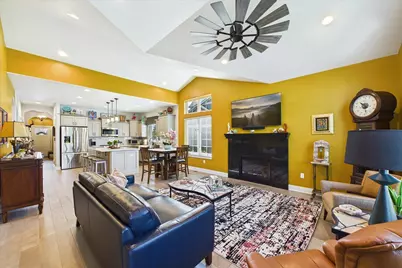 4745 S Cottage Lane, Pleasant Prairie, WI 53158 - Photo 8