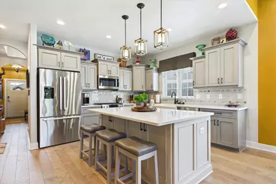 4745 S Cottage Lane, Pleasant Prairie, WI 53158 - Photo 4
