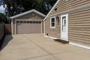 2204 Campbell St, Rolling Meadows, IL 60008 - Photo 2