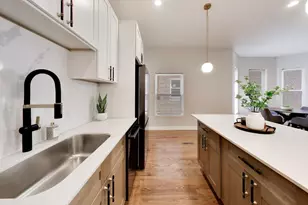 1033 S Claremont Ave, Chicago, IL 60612 - Photo 4