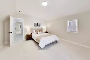 1033 S Claremont Ave, Chicago, IL 60612 - Photo 12