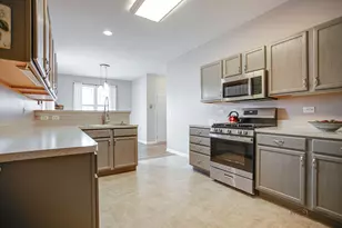 13204 W Sheffield Ln, Beach Park, IL 60083 - Photo 12