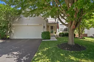 2460 Hartfield Dr, Montgomery, IL 60538 - Photo 2