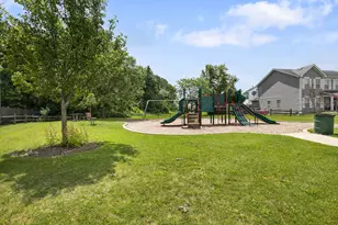 681 W Huron Hills Trail, Round Lake Heights, IL 60073 - Photo 26