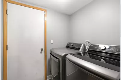 681 W Huron Hills Trail, Round Lake Heights, IL 60073 - Photo 24