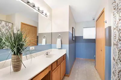 681 W Huron Hills Trail, Round Lake Heights, IL 60073 - Photo 16