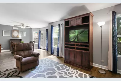 681 W Huron Hills Trail, Round Lake Heights, IL 60073 - Photo 6