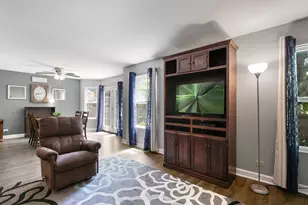 681 W Huron Hills Trail, Round Lake Heights, IL 60073 - Photo 6