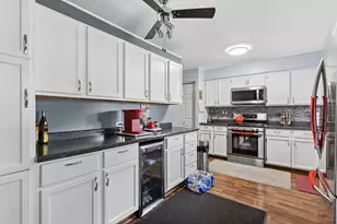 330 Shield Ct, Bolingbrook, IL 60440 - Photo 6