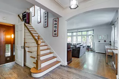 5811 N Christiana Avenue, Chicago, IL 60659 - Photo 10