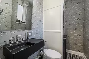 222 E Chestnut St, Chicago, IL 60611 - Photo 22