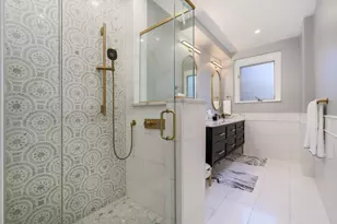 222 E Chestnut St, Chicago, IL 60611 - Photo 16