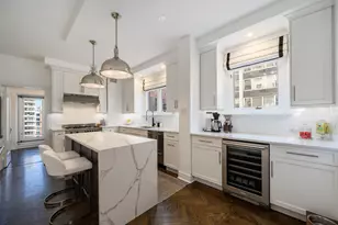 222 E Chestnut St, Chicago, IL 60611 - Photo 10
