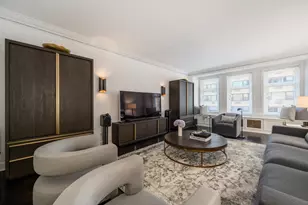 222 E Chestnut St, Chicago, IL 60611 - Photo 4
