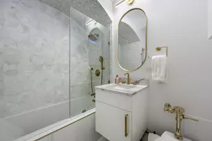 222 E Chestnut St, Chicago, IL 60611 - Photo 20